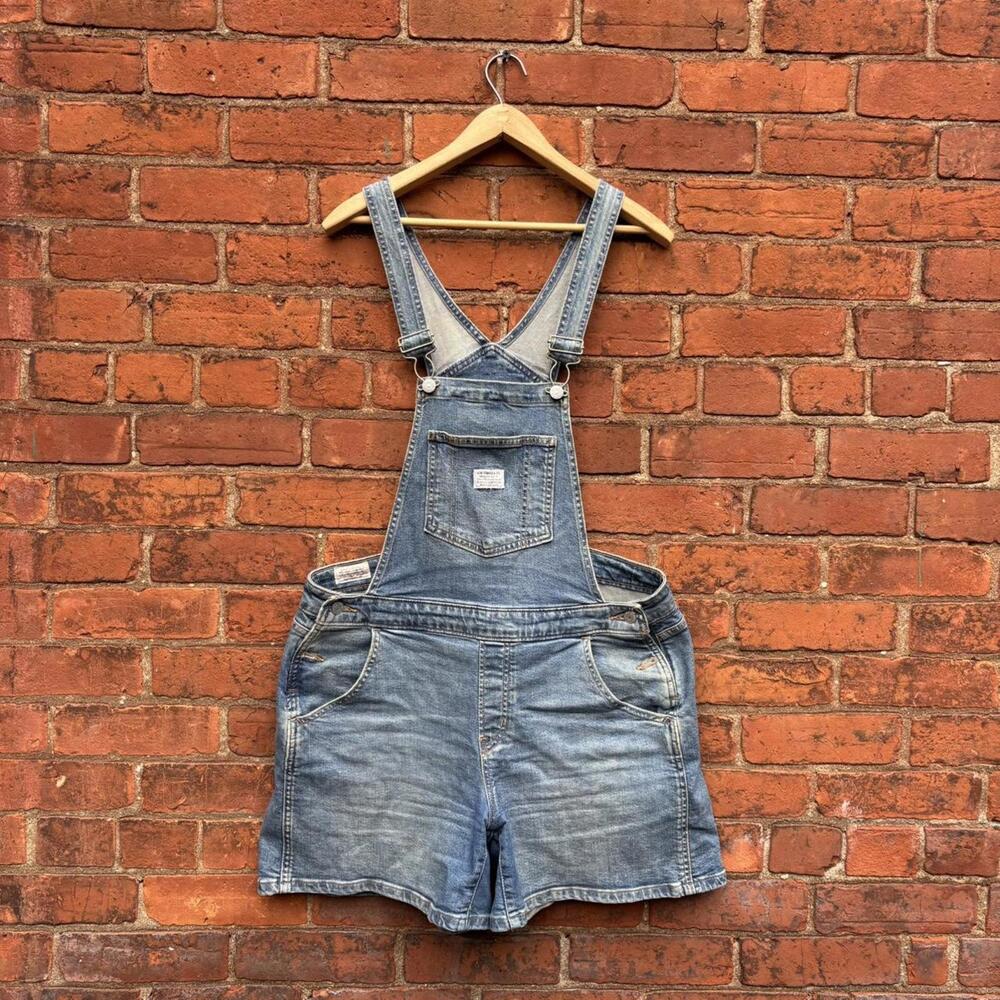 Levi’s Strauss big E short overalls